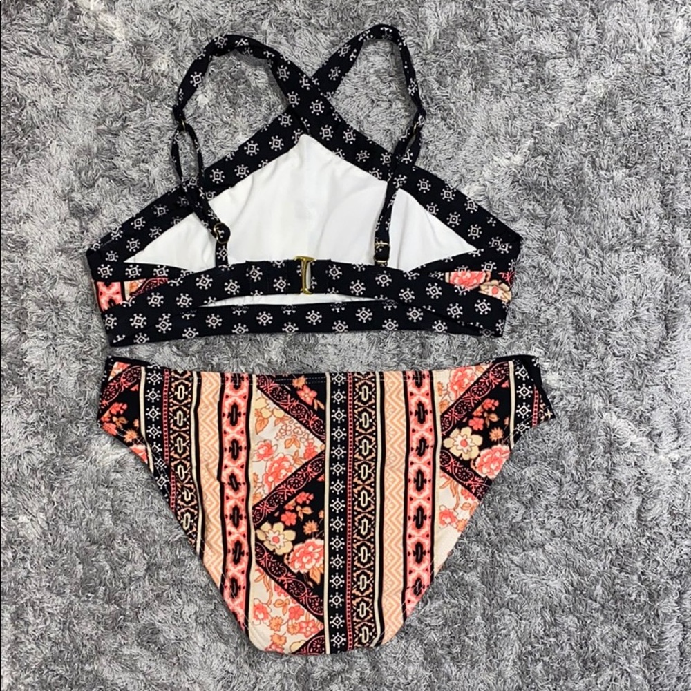Bikini Set - Picture 2 of 2